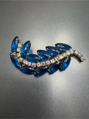 Vintage Blue Marquise Art glass Leaf Brooch #266UB